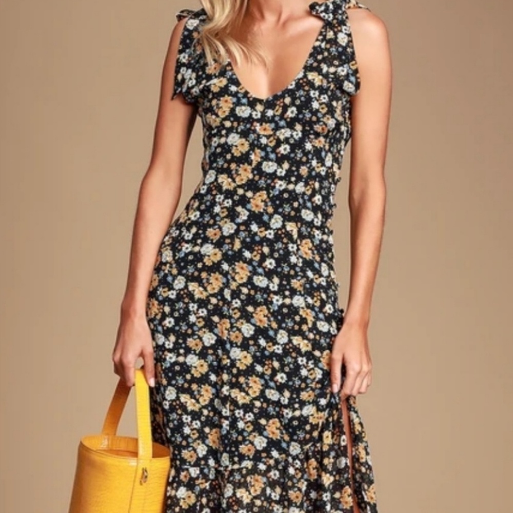 COPY - NWT Lulu's Floral Midi Dress